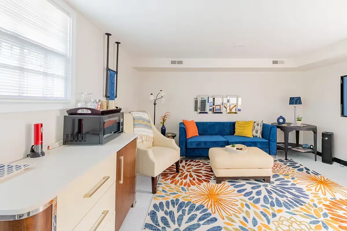 1 bed, 700 sqft, $1,300 — Photo 1