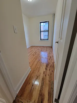 Rented by Metro Park Realty Inc | media 9