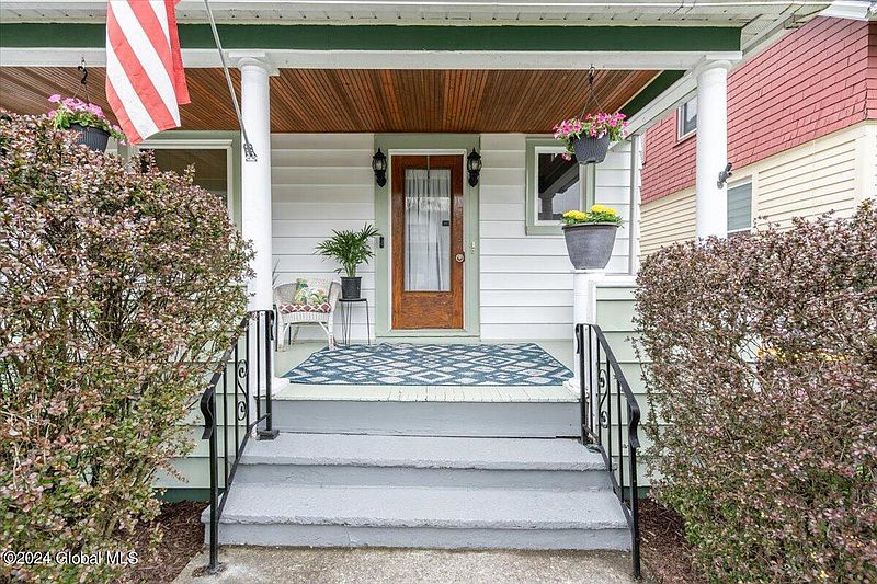 4th image of 855 7th Avenue