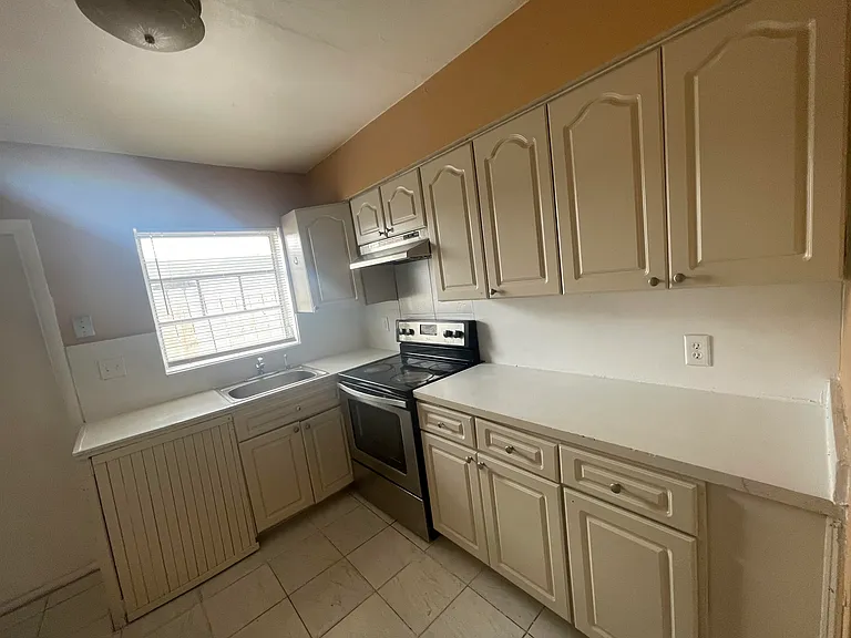 1316 NW 8th Ave #A — Photo 3