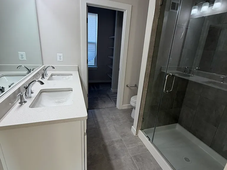 2560 Nicholson St — Photo 24