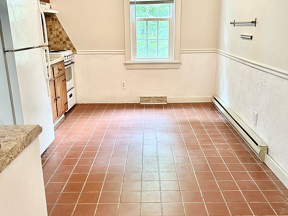 4th image of 63 Schofield Rd APT 32