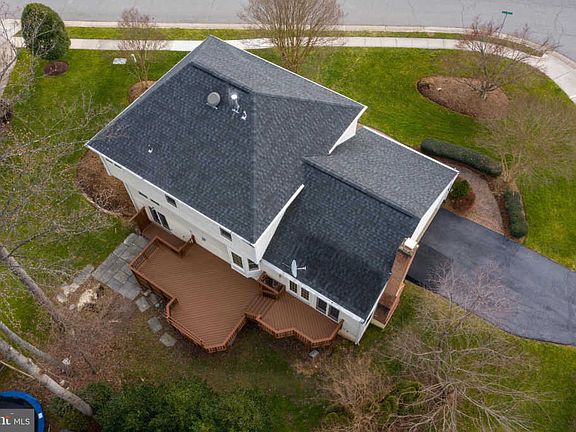 3rd image of 9702 Spanish Oak Ct