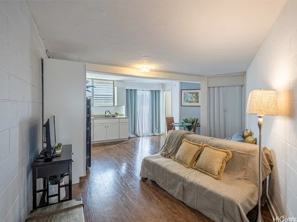 715 Umi St APT 2C, Honolulu, HI 96819