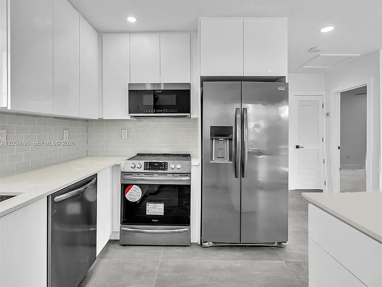 11900 N Bayshore Dr #207 — Photo 14