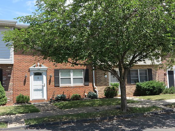 2nd image of 148 Lathrop Ct