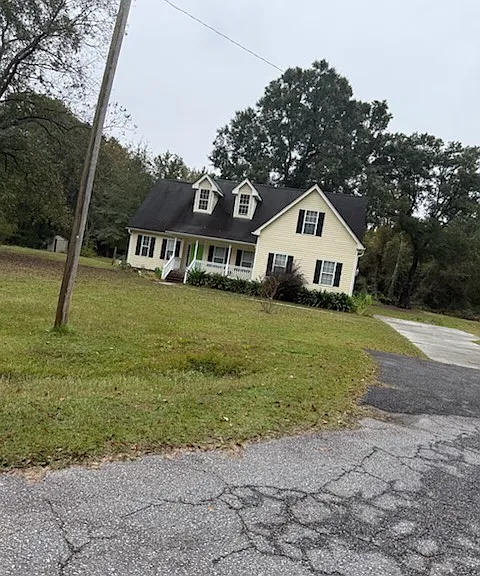 411 Fletcher Ln — Photo 1