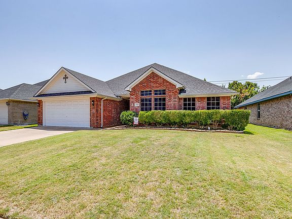 3rd image of 725 Snapper Dr