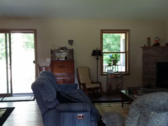 Living area from entry