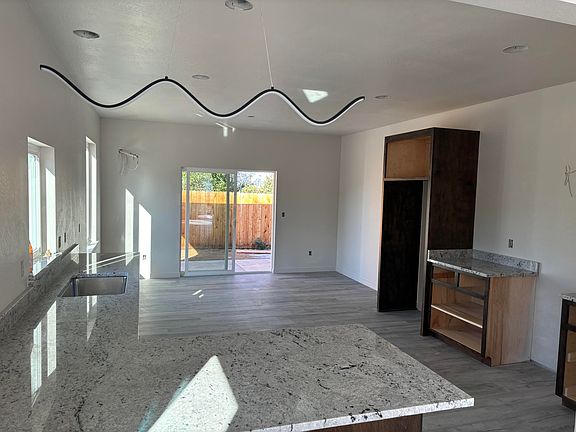 3rd image of 717 Dahl Pl