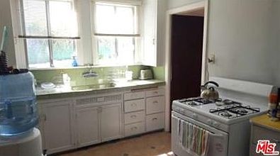 4th image of 822 N Stanley Ave
