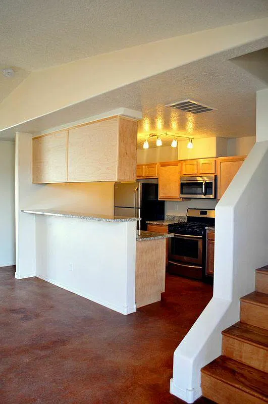 2 bed, 1.5 bath, 1250 sqft, $1,900 — Photo 4