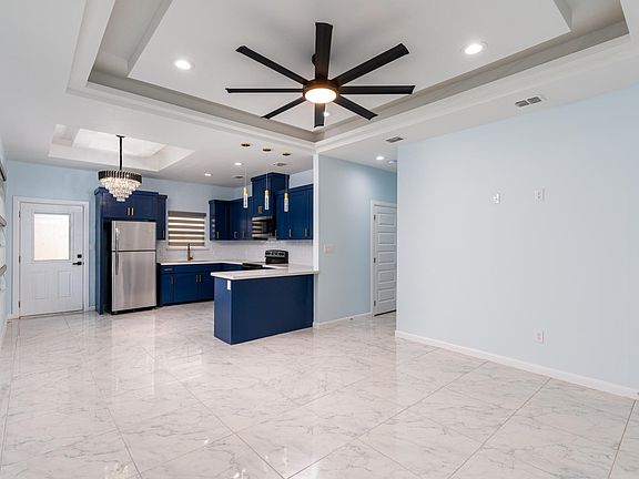 5th image of 1707 Angelina Dr #4