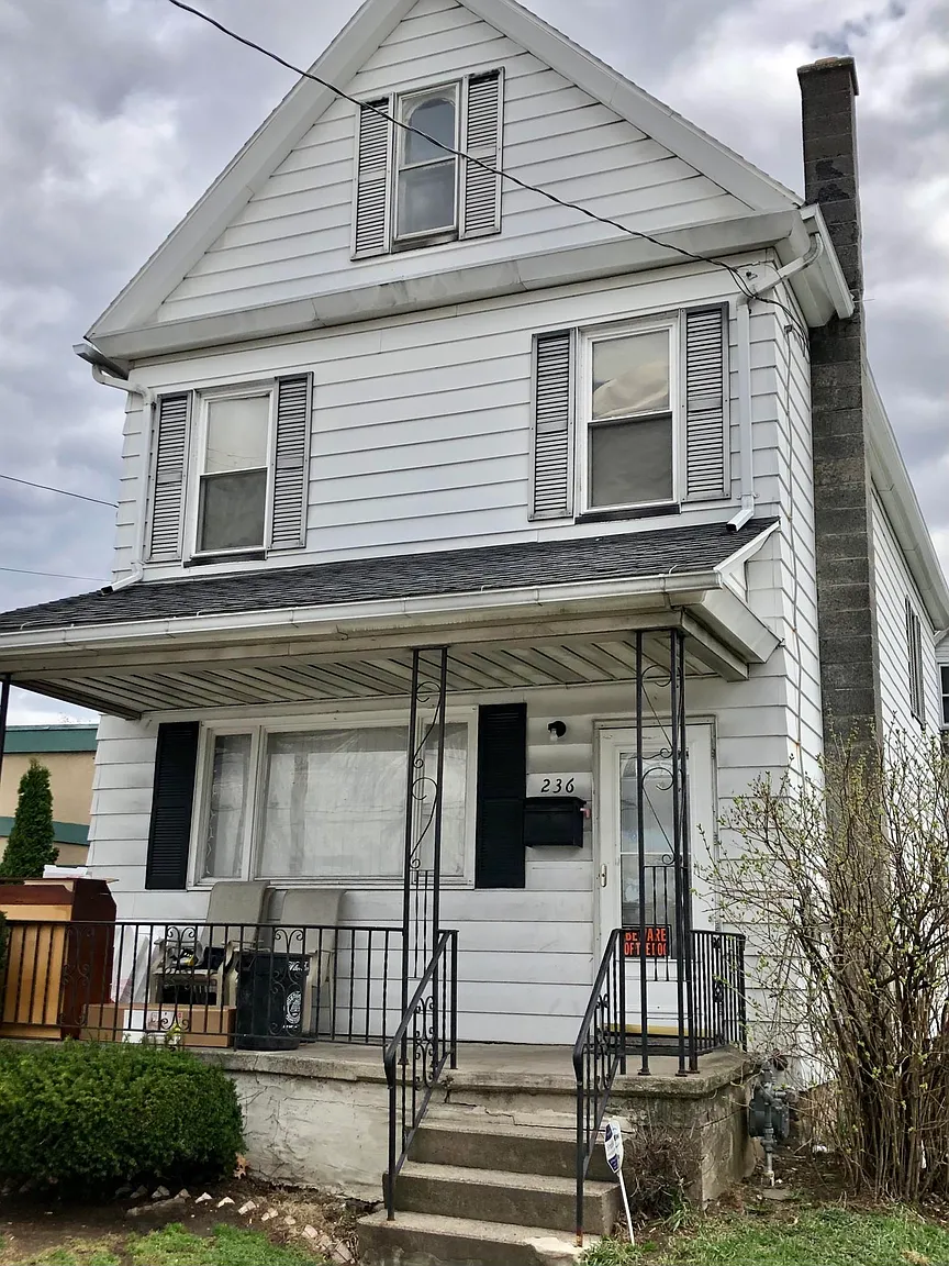 236 Carey Ave photo 1