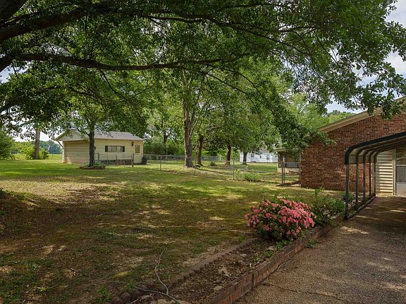 3rd image of 201 Mary Lee Dr