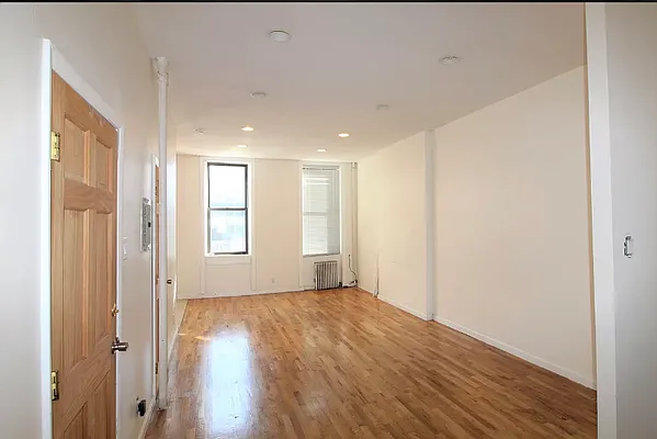 Rented by Compass | media 23