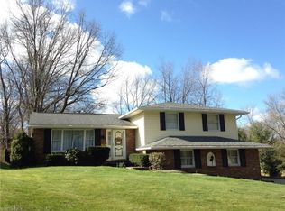 2153 Colonial Pkwy NE, Massillon, OH 44646
