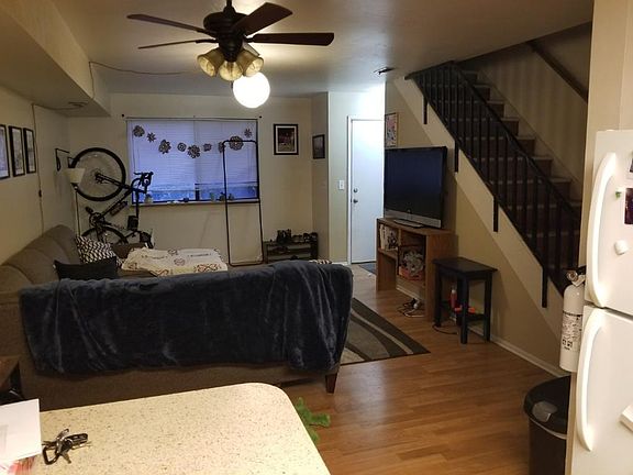 3rd image of 860 E Parkway Ave APT A