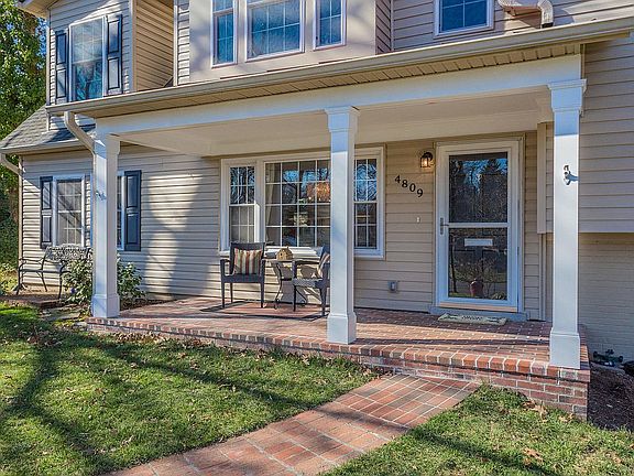 3rd image of 4809 Poplar Dr