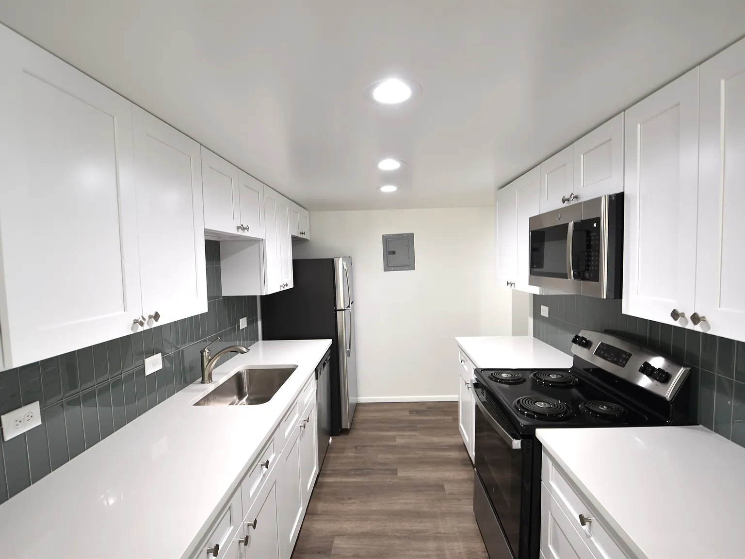 4440 Laguna Pl - Meadows Apartments — Photo 3