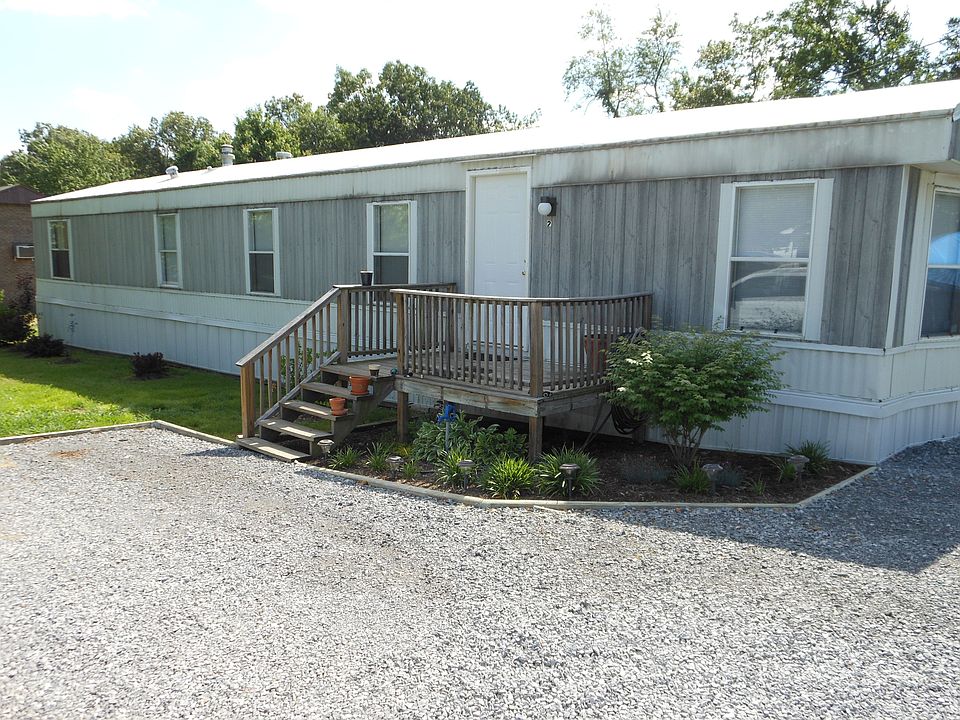 2nd image of 203 Scenic Acres Dr