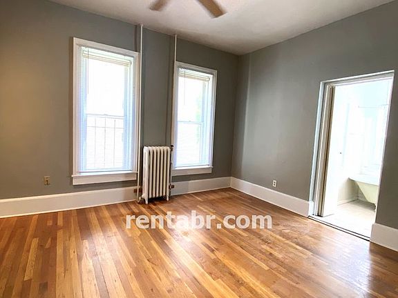 3rd image of 1347 N Marion St