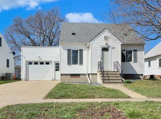 219 S James St, Fairmont, MN 56031