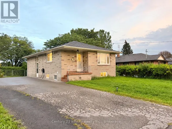 701 Maria St, Whitby, ON L1N 1P9