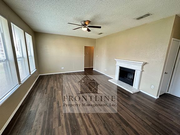 5th image of 8101 Fox Chase Dr