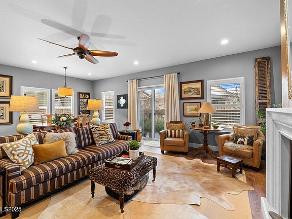 3rd image of 958 Marble Hills Cir