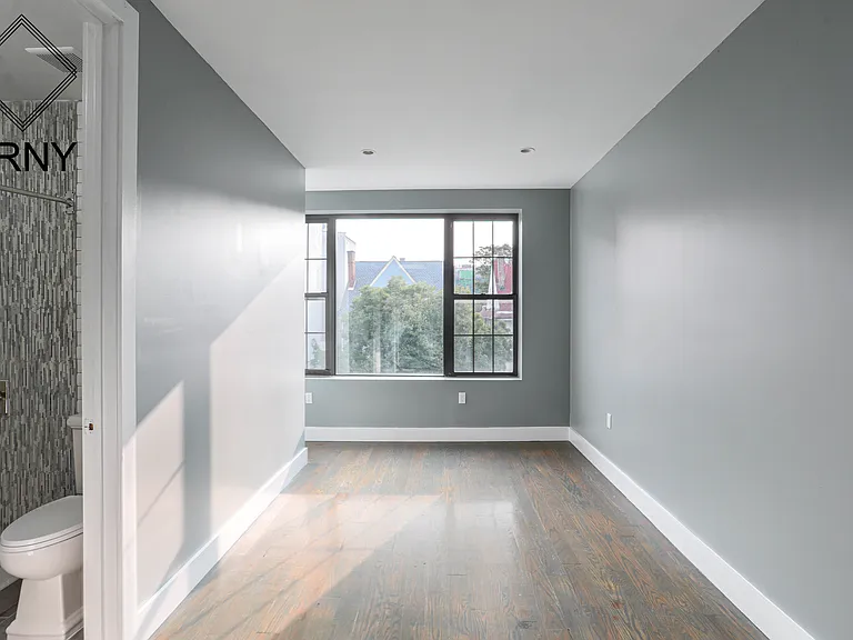 580 E 26th St #3 — Photo 5