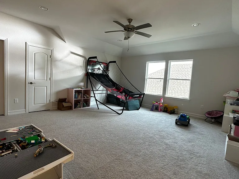 2616 Melrose Dr — Photo 10