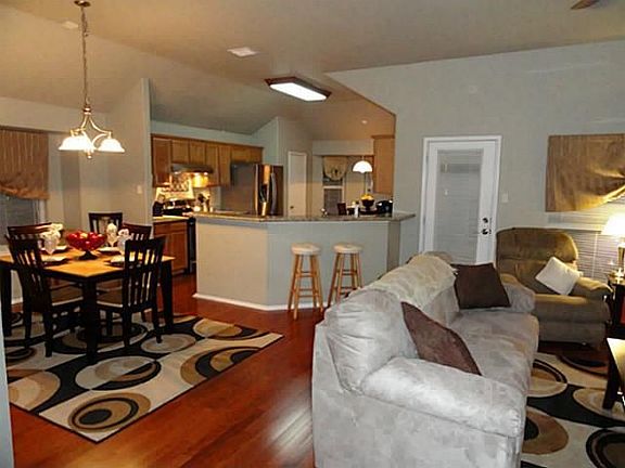 4th image of 9328 Newport Ln
