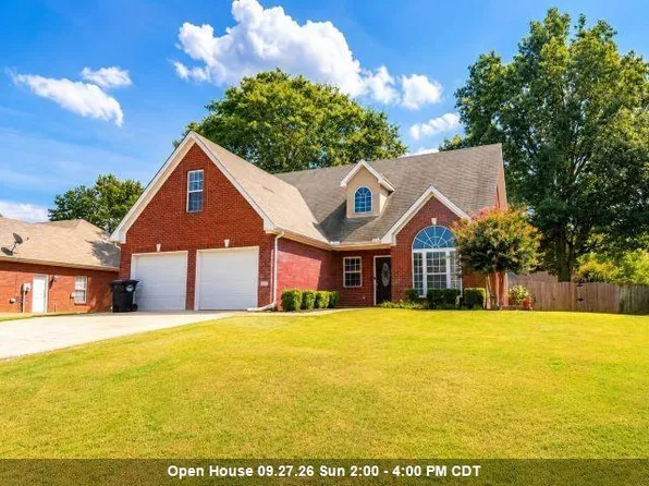 1912 Pleasant Dr, Muscle Shoals, AL 35661