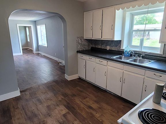 5th image of 156 Kinkel Ave #156