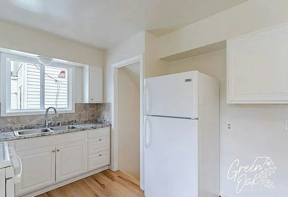 10800 Vernon Avenue — Photo 4