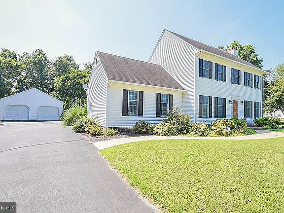 3rd image of 6125 Oxbridge Dr