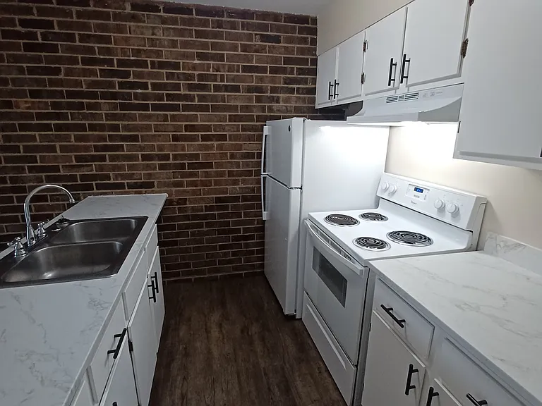 3703 James St #3D — Photo 3