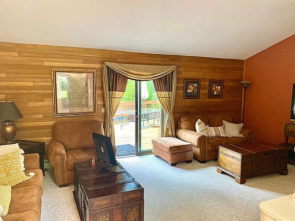 4th image of 30 Felway Dr