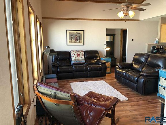 5th image of 278 S Lake Dr