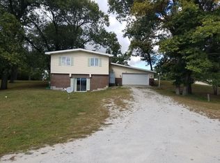 892 E 1100 N, Wheatfield, IN 46392