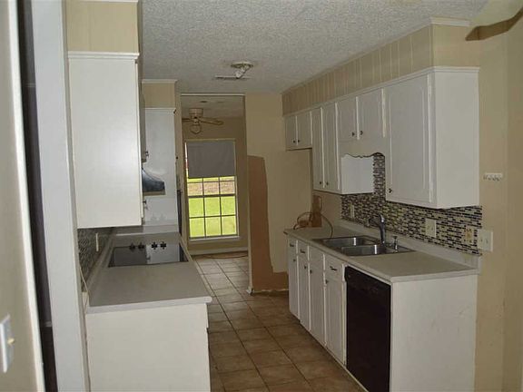 2nd image of 163 Chasewood Dr