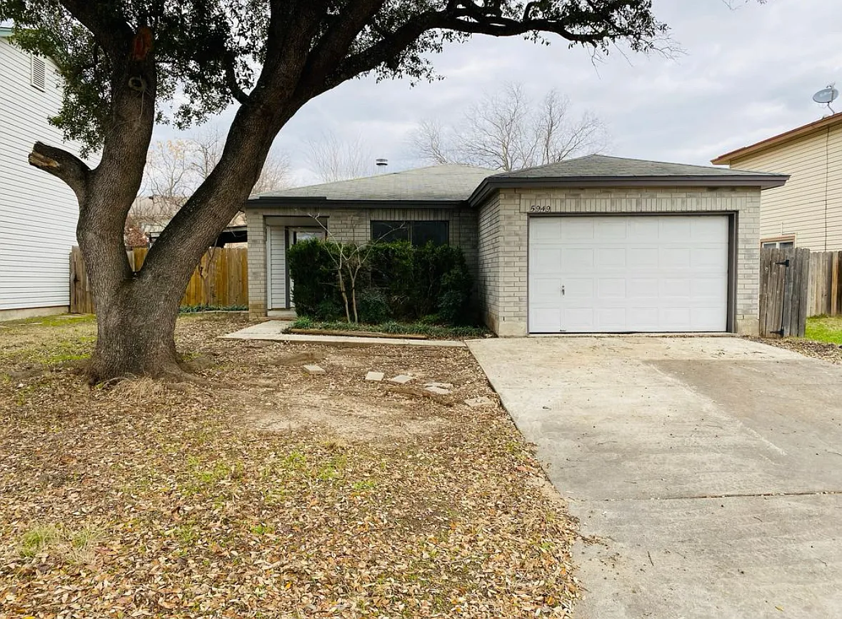 3 bed, 1386 sqft, $1,695 — Photo 1