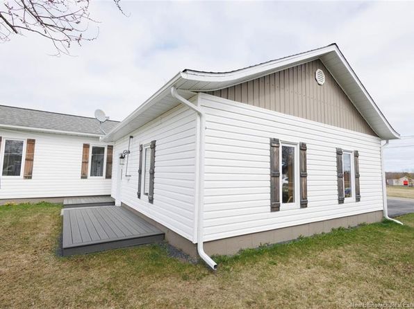 42 Ringuette St, Sainte Anne De Madawaska, NB E7E 1G1
