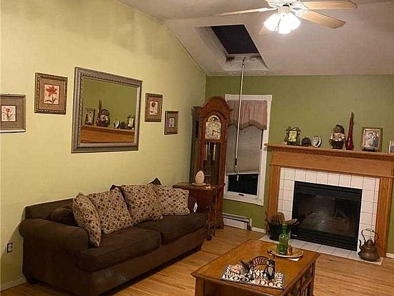 2nd image of 156 Cumberland St