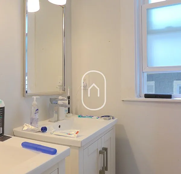 72 Hillside St #5 — Photo 12