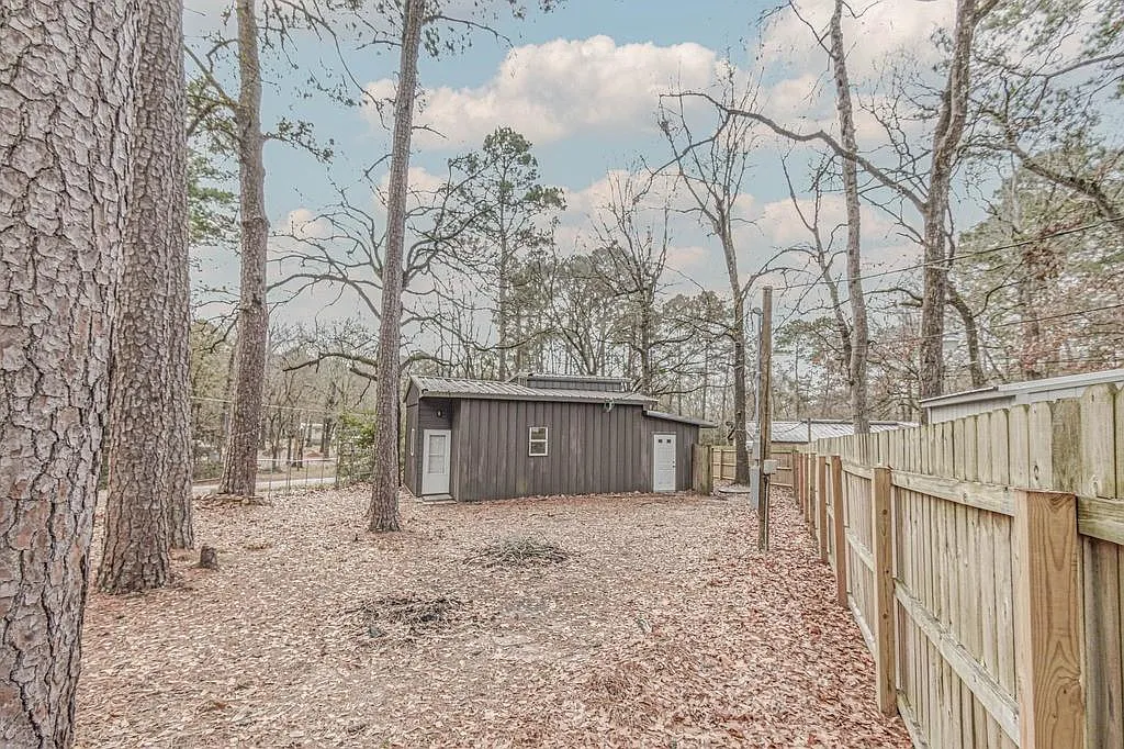 1 bed, 1.0 bath, 641 sqft, $1,000 — Photo 1