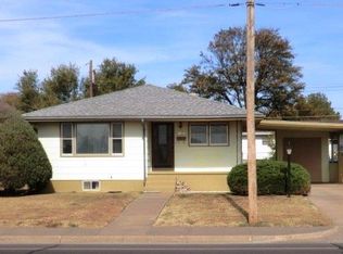 1305 E 13th St, Hays, KS 67601