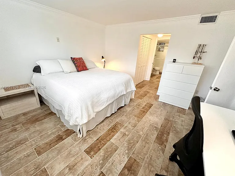 1674 Bay Rd #302 — Photo 7