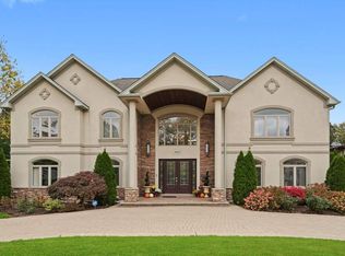 1045 Rosemary Ter, Deerfield, IL